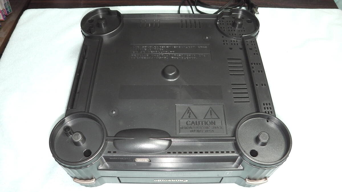 PANASONIC 3DO REAL FZ-1 本体+コントローラー1個+サンプルCD 動作確認済の画像3