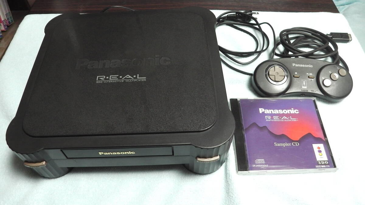 PANASONIC 3DO REAL FZ-1 本体+コントローラー1個+サンプルCD 動作確認済の画像1