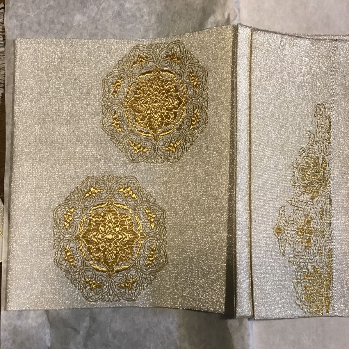 最高級 極上刺繍 西陣織 金糸 綴帯 藤織 木箱入 純金箔24K 刺繍入 正倉院大華文 正絹 西陣笹屋町 二十四金箔つづれ ドイツ製金使用 金絲_画像5