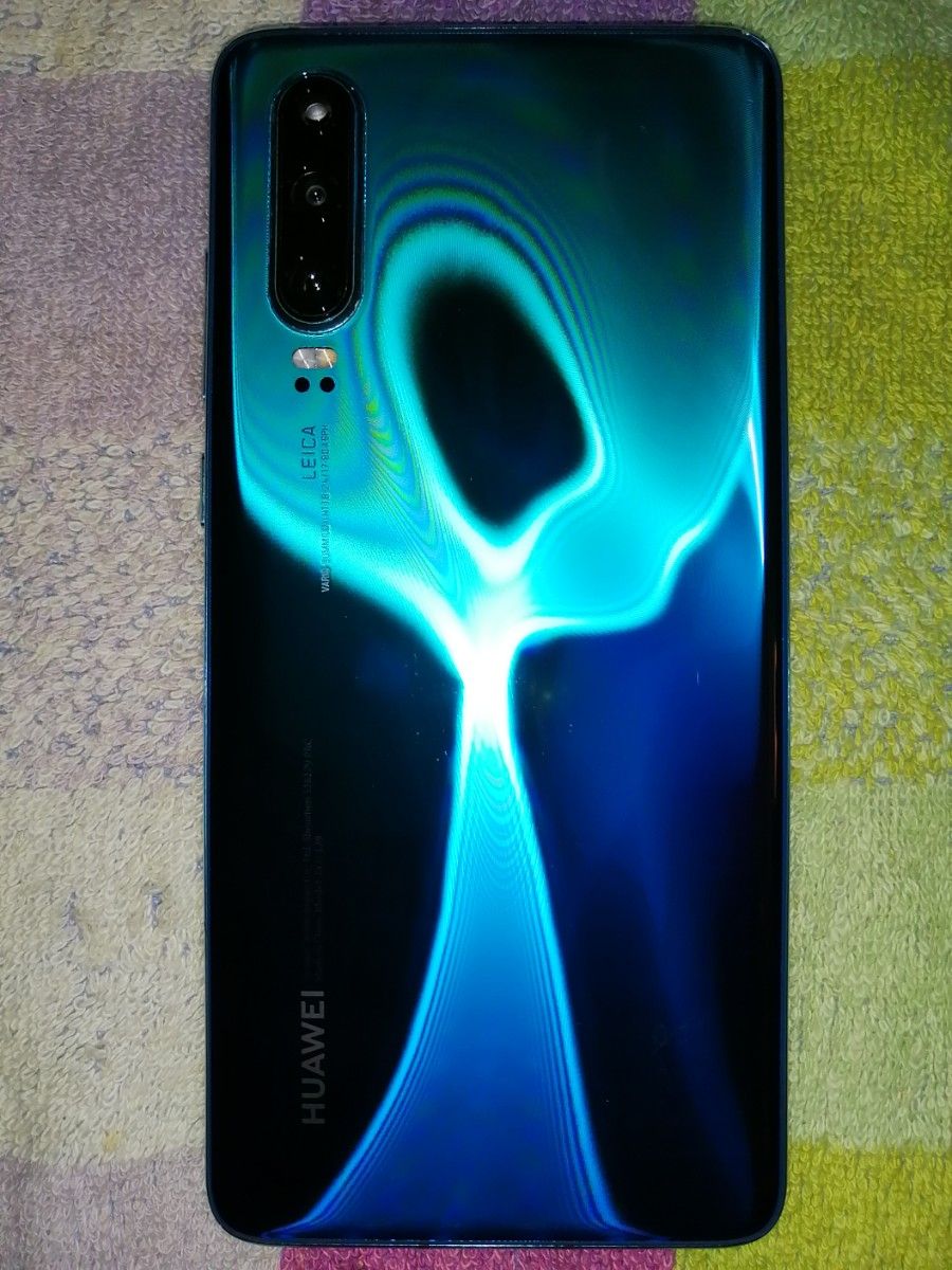 美品◎防水HUAWEI P30オーロラ6GB◎128GB◎SIMフリー超急速充電電池です◎アウトレンズ4000万画素ライカレンズ◎