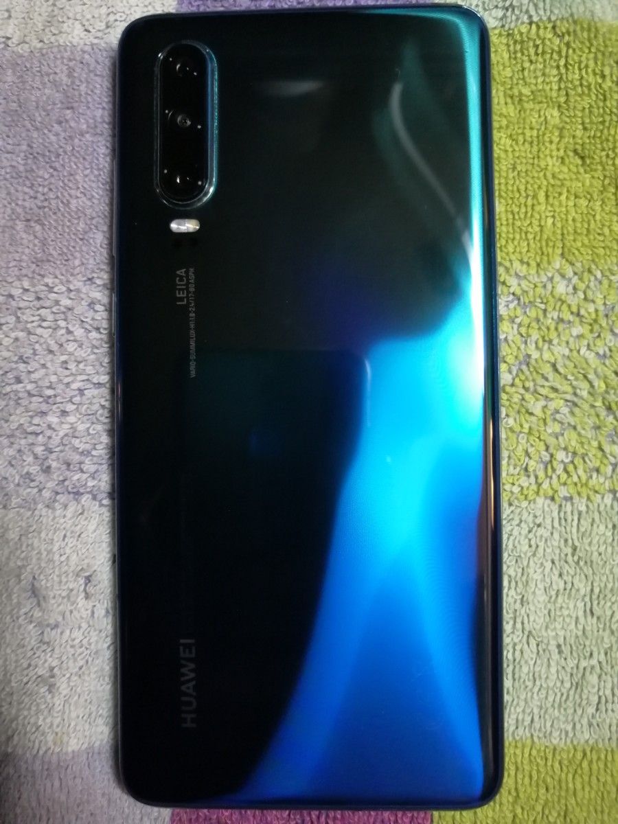 美品◎防水HUAWEI P30オーロラ6GB◎128GB◎SIMフリー超急速充電電池です◎アウトレンズ4000万画素ライカレンズ◎