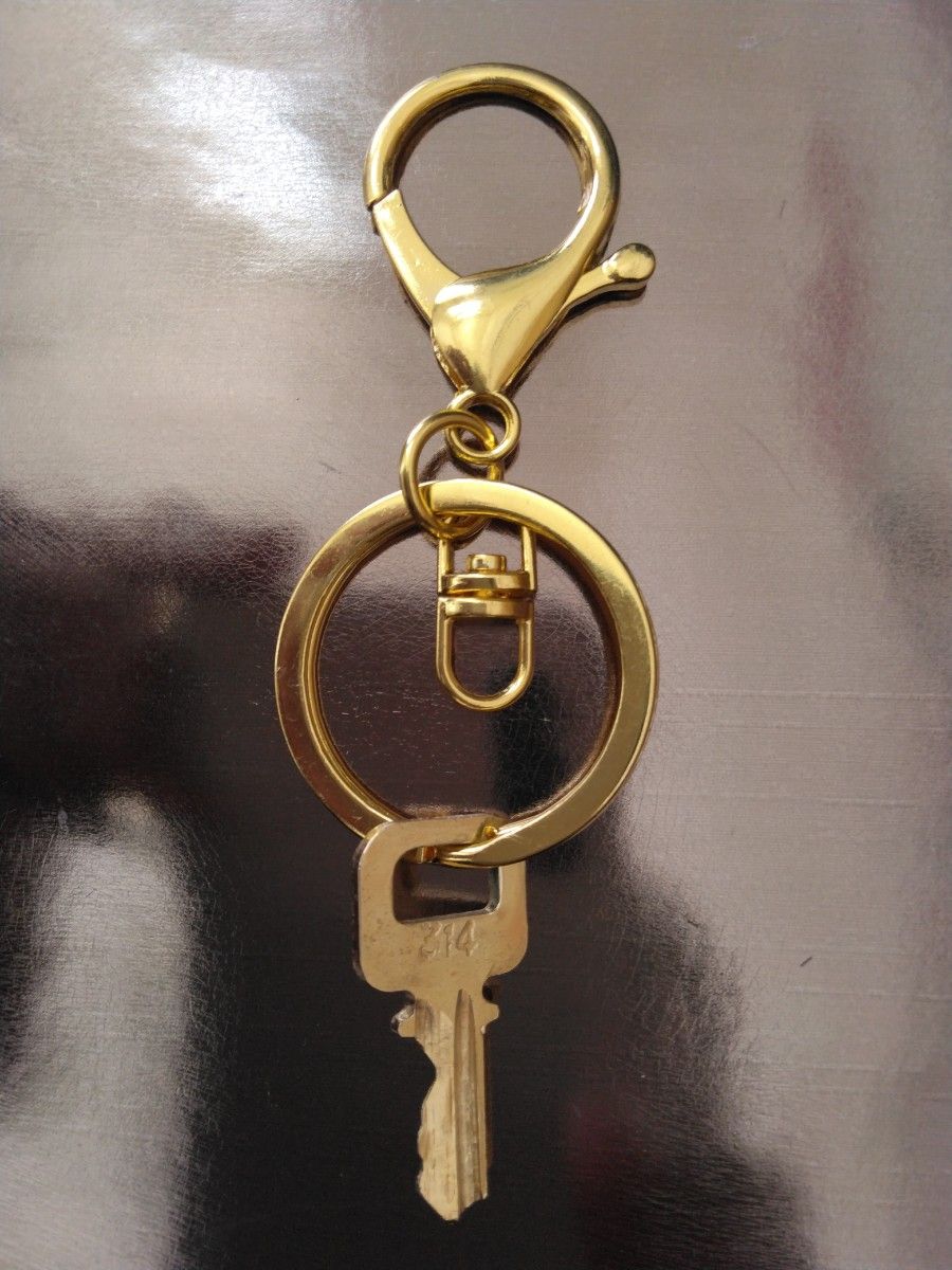 ルイヴィトン314 カデナ南京錠の鍵　ゴールド色　キーホルダー　美品　アクセサリー