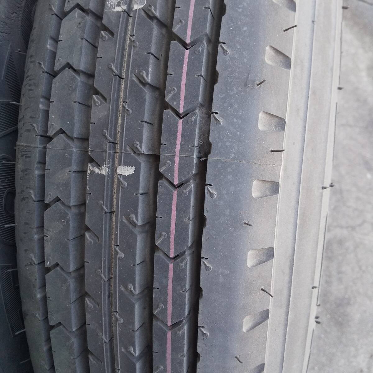 着払い 225/80R17.5 ダンロップSP110 中古タイヤ 1本のみ 2018年製 手渡し可の画像1