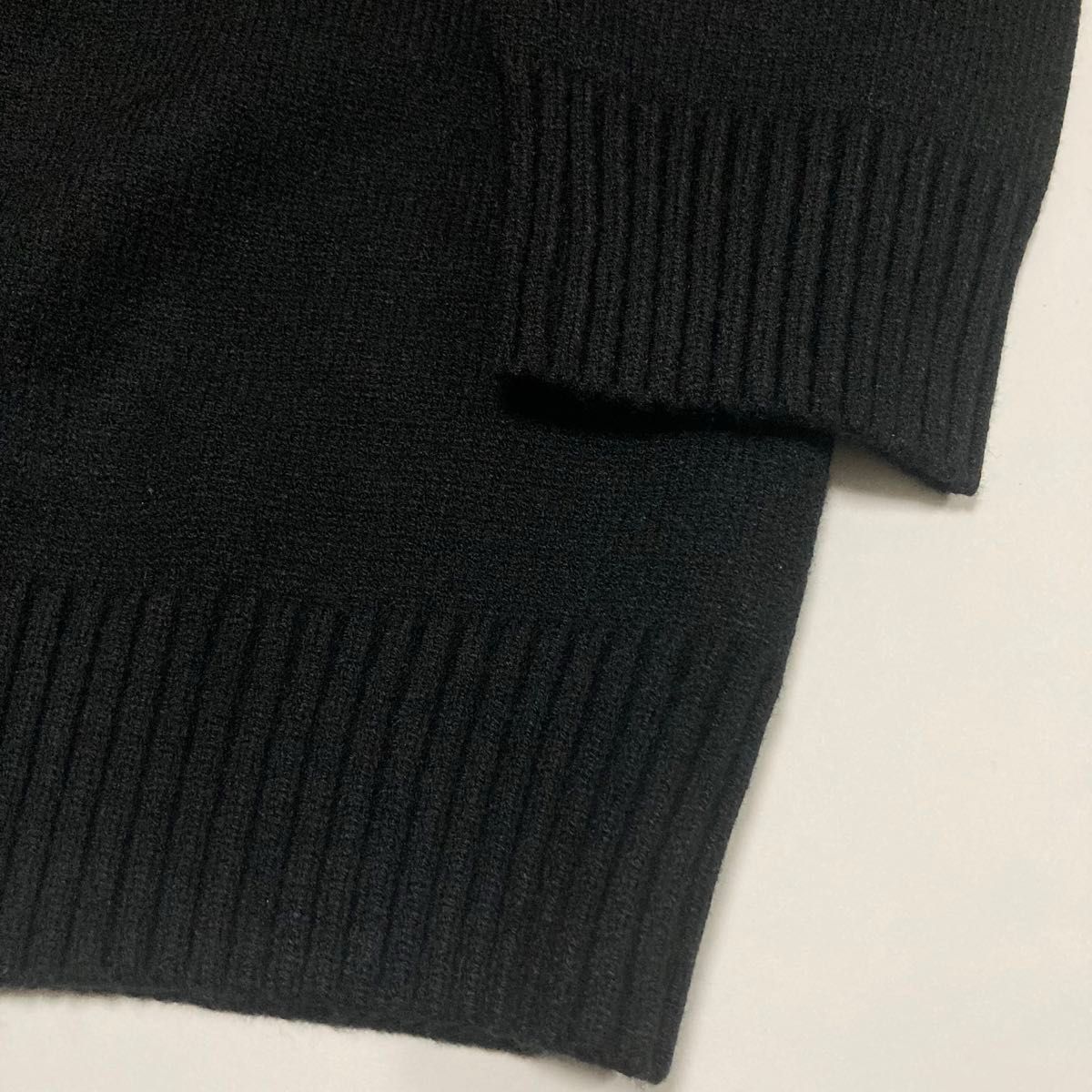 最終値下げ 【新品タグ付き】Ami Paris アミパリス ニット 最終値下げ 【新品タグ付き】Ami Paris アミパリス ニット