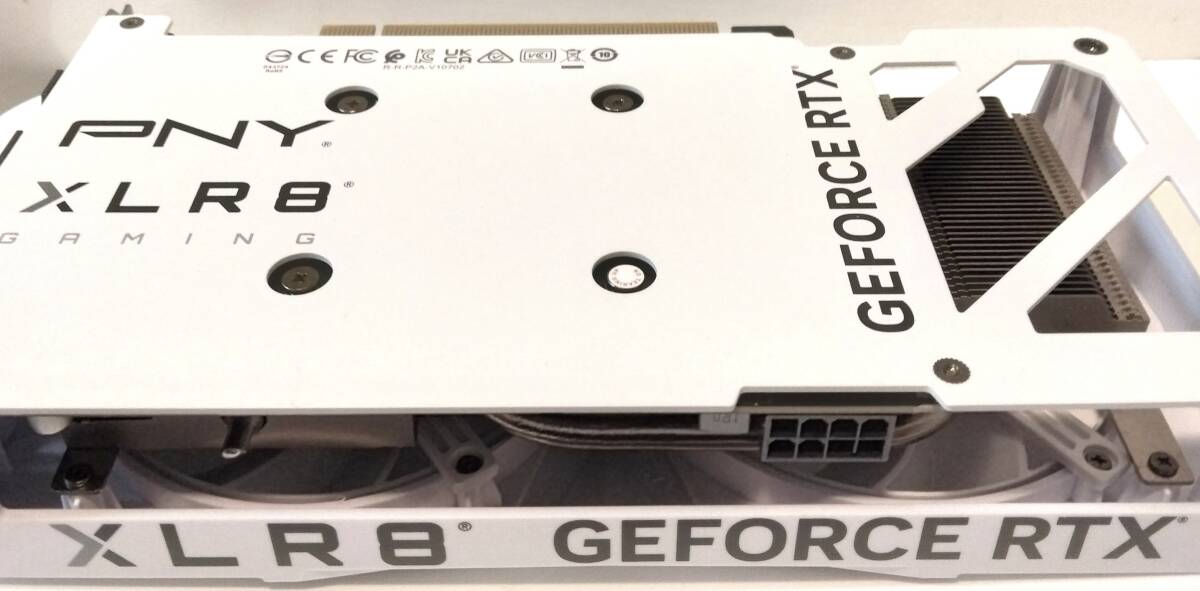 【美品】【極上】GeForce RTX 4060 8GB XLR8 Gaming OC DUAL FAN White Edition VCG40608DFWXPB1-O【白】【ホワイトバージョン】_画像1