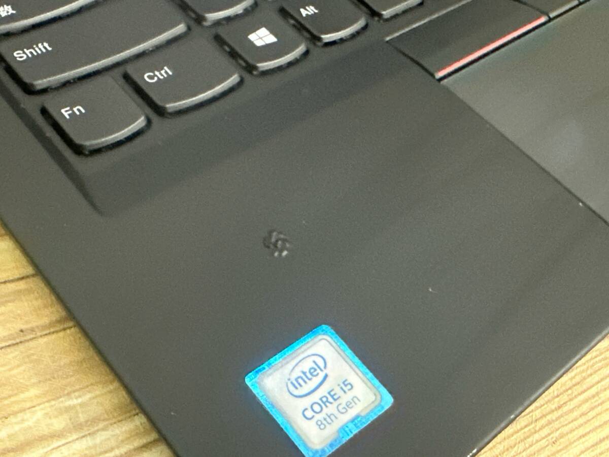 【良品♪】Lenovo ThinkPad X1 Carbon [8世代 Core i5(8250U) 1.6GHz/RAM:8GB/SSD:128GB/14インチ]Windowsd 11 動作品_画像3
