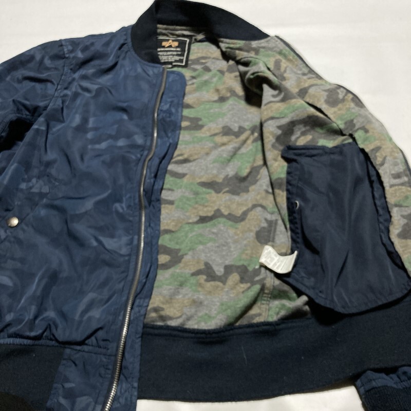 ALPHA INDUSTRIES★レア★シャドー迷彩 カモ柄 MA-1フライトジャケット ブルゾン カモフラ 赤リボン付 薄手 紺 M アルファ アルファー_画像6