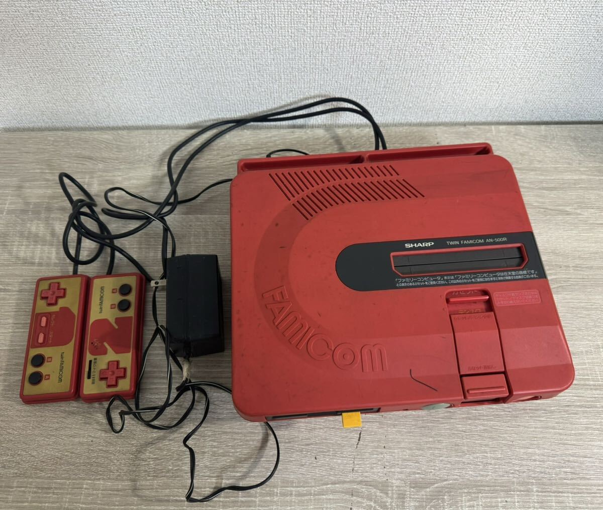 SHARP AN-500R TWIN FAMICOM シャープ ツインファミコン本体 赤 (本体 