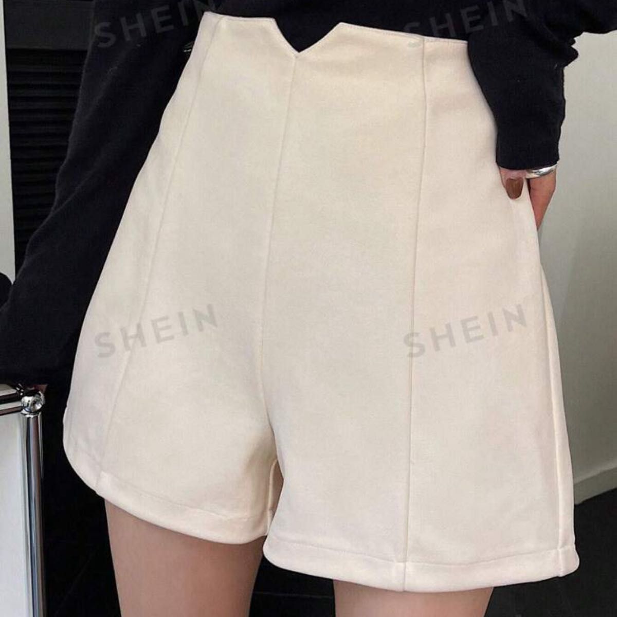 shein シーイン　ショートパンツ パンツ　ベージュ　短パン　FRIFUL 