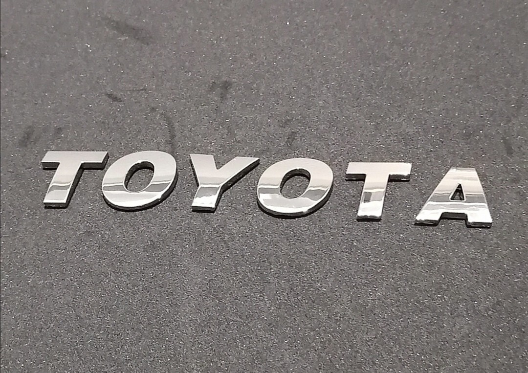 新品　トヨタ　TOYOTA　ロゴ　フロント　リア　エンブレム　メッキ リアエンブレム フロントエンブレム メッキ 外装