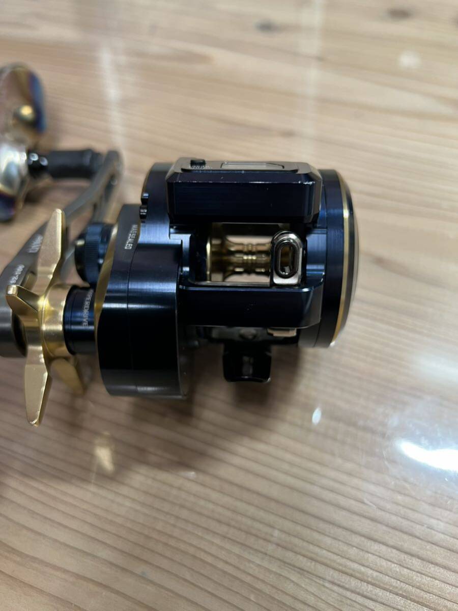 美品 ダイワ ソルティガ IC 300 リブレBJ92-100 ハンドルカスタム DAIWA SALTIGA 右巻き ライトハンドル カウンター付きの画像4