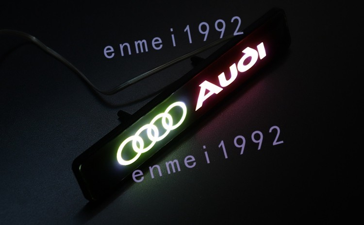 アウディ AUDI◎フロントグリル バッジ led ランプ 1個 エンブレム DIY バンパーグリルカバー 飾り防水防塵 車アクセサリー 12V_画像1