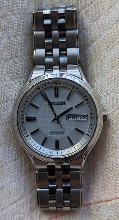 CITIZEN EXCEED シチズン エクシード H100-T018661 ソーラー電波 デイデイト 端正な白文字盤 中古美品_画像1