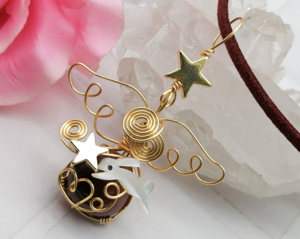 SALE* Moore kite..... star. Angel pendant ( Gold )
