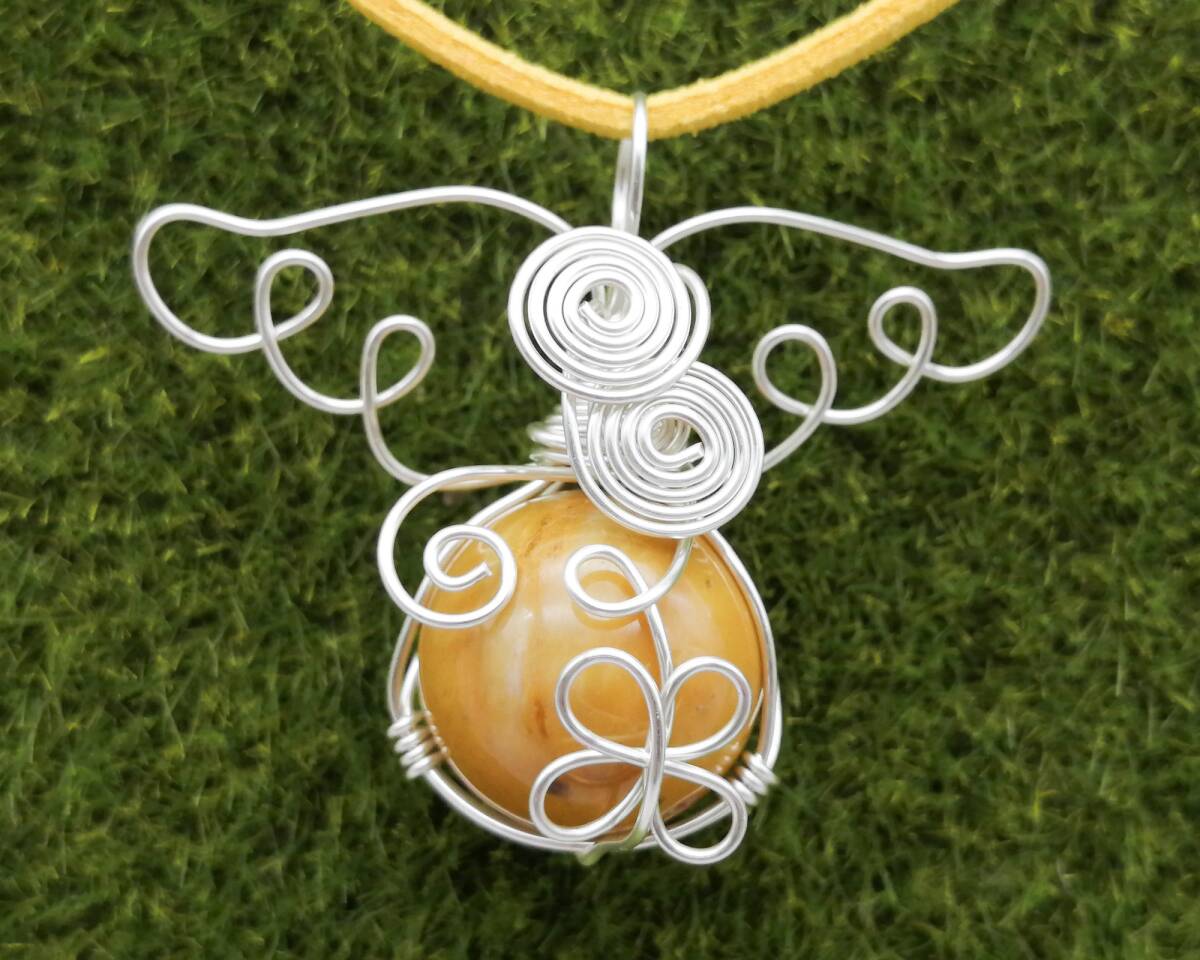 SALE* Moore kite. Angel pendant ( silver )