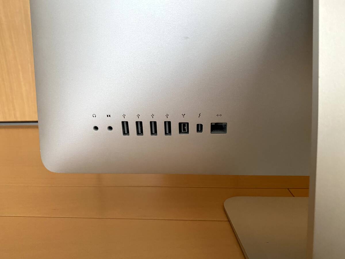 【特価】iMac 21.5inch 純正キーボード・マジックトラックパッド付き_画像7