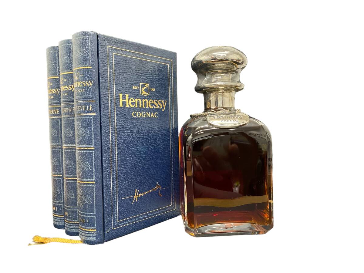 1007-1263 ☆ 未開栓 ☆ Hennessy COGNAC ヘネシー ライブラリー ブック シルバートップ 700ml 40% コニャック 古酒 _画像1