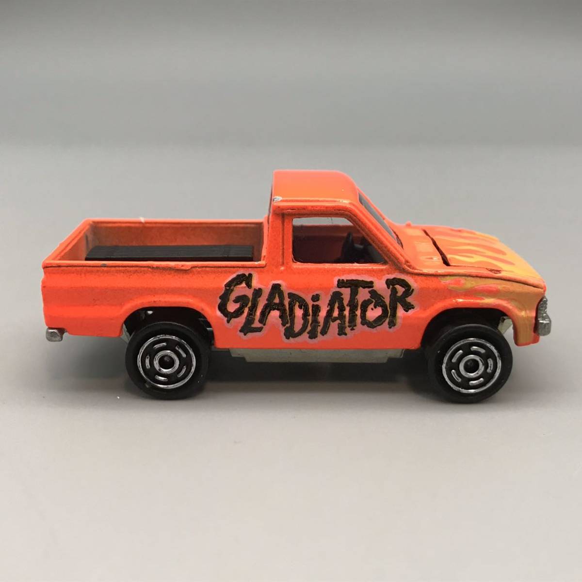 majorette マジョレット TOYOTA PICK-UP トヨタ ピックアップ N゜ 292 ECH 1/56 GLADIATOR グラディアトル オレンジ 蛍光 トラック _画像3