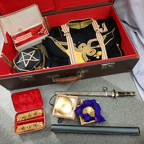 FK-2566* old large . clothes complete set set sale that time thing /( inspection ) old Japan land army finger . sword sword . hat / shoulder boards top and bottom trunk case attaching present condition goods 20240326