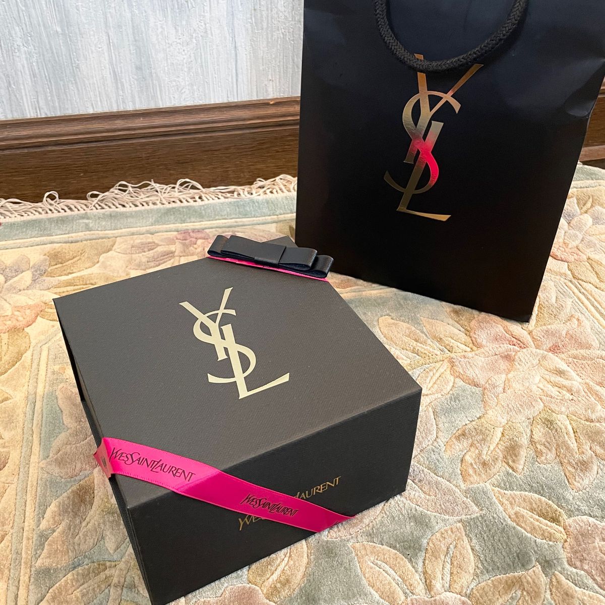 YSL イヴ・サンローラン ギフトBOX 空箱