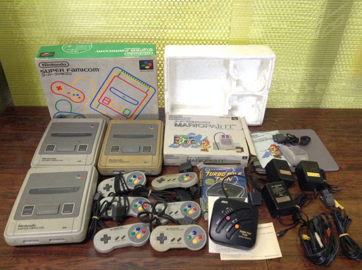 Nintendo Super Famicom 3consoles 8controllers w/box tested 任天堂 スーパーファミコン 本体3台 コントローラ8台 箱付き D488_画像1