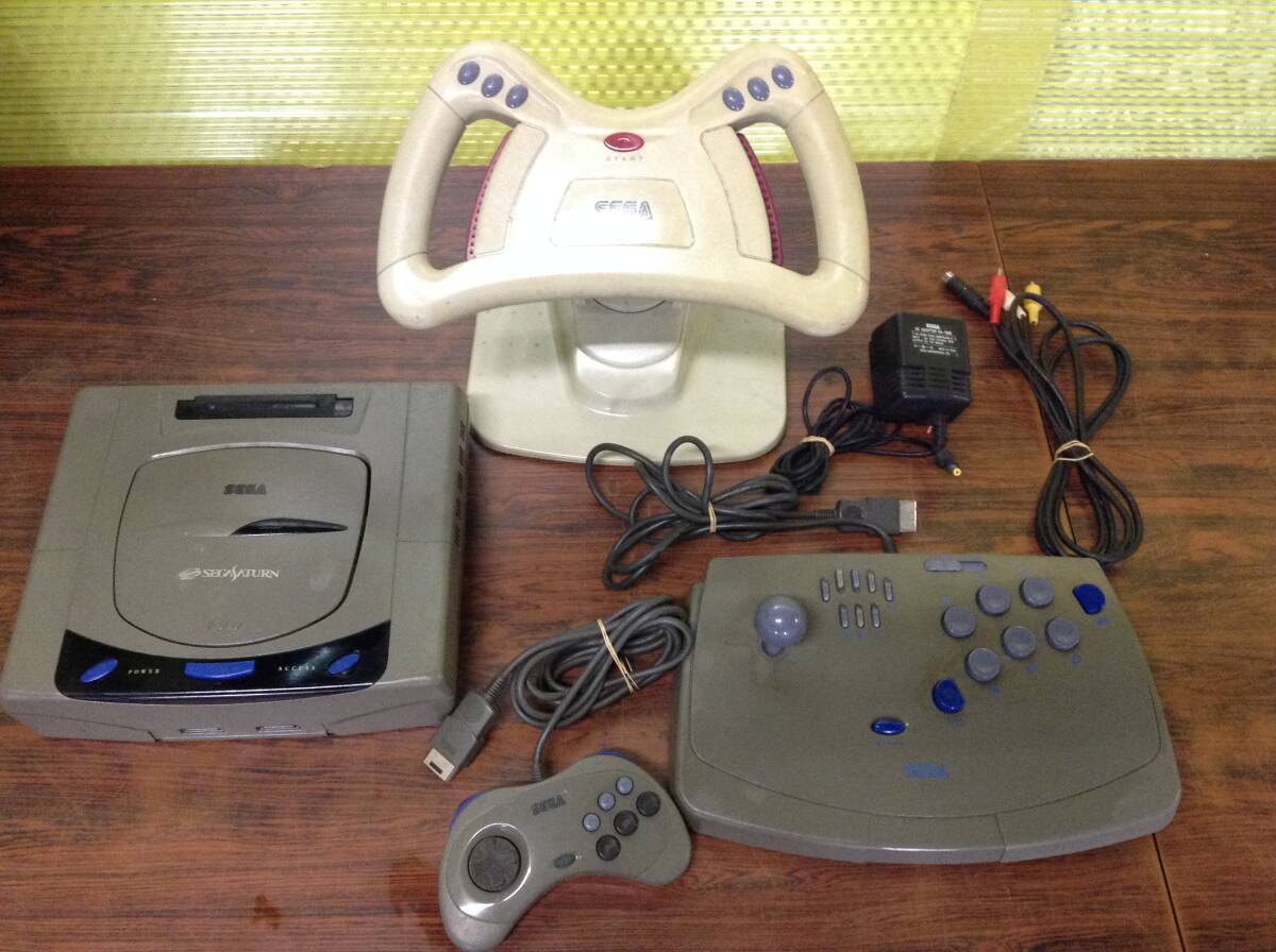 Sega Saturn console 3controllers tested セガ サターン 本体1台 コントローラ3台 D489_画像2