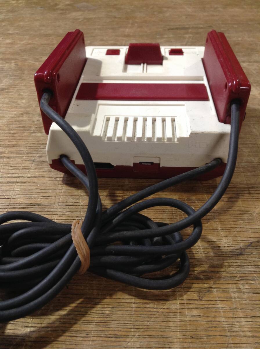 Nintendo Classic mini Famicom console tested 任天堂 クラシックミニファミコン 本体 動作確認済 D371_画像4