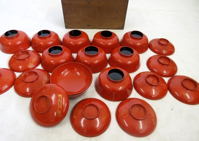 【希少!!】 木製漆器・輪島塗蓋付吸物椀 4寸 沈金「古代模様」朱色 拾客揃 膳