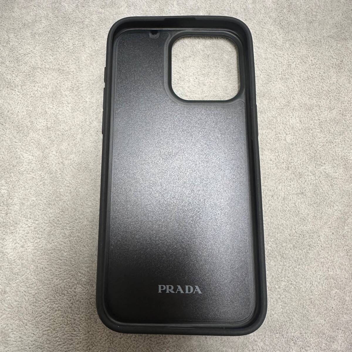 【新品未使用】PRADA プラダ サフィアーノレザー iPhone 15 Pro Max用カバー 定価約5万 現状品 B3990の画像5