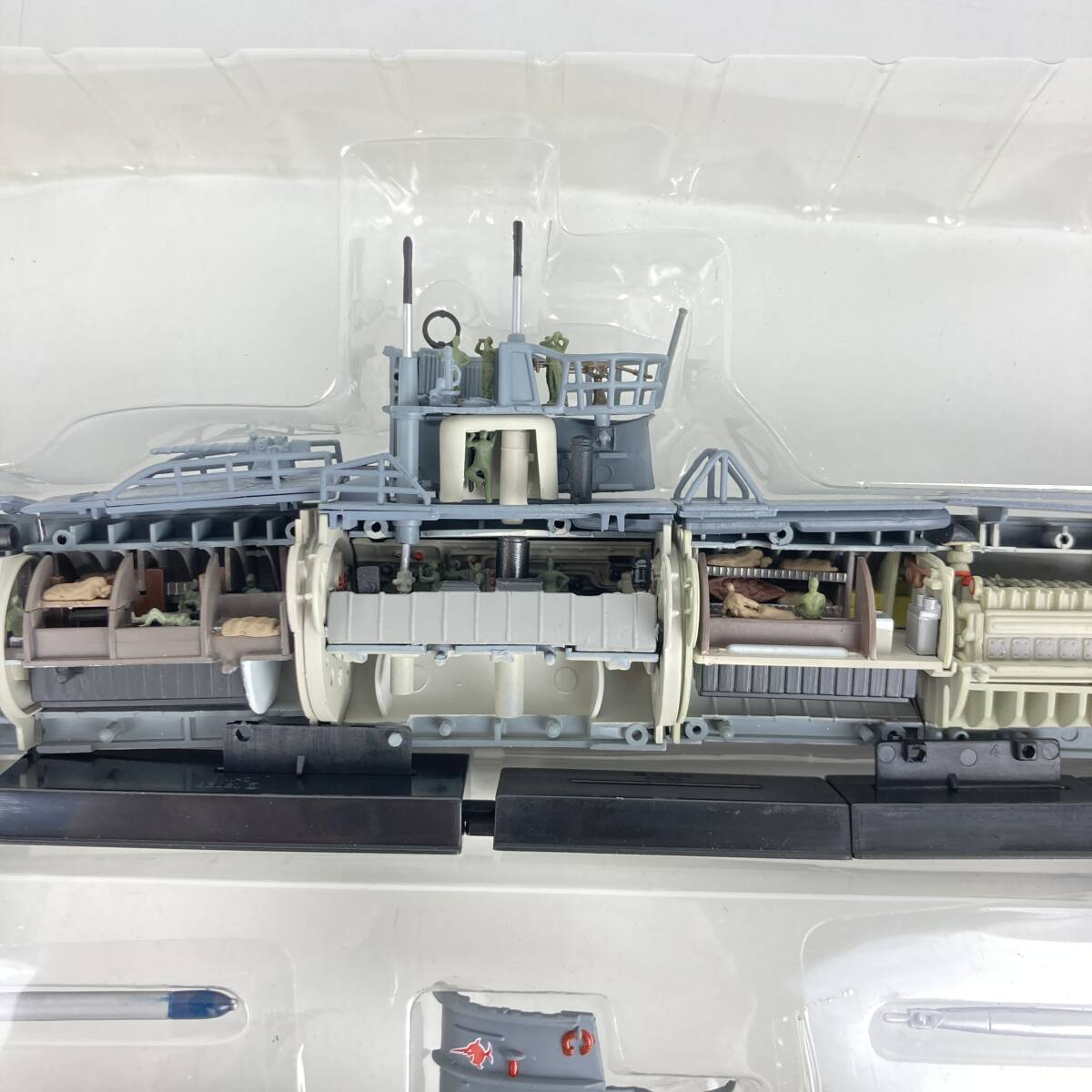 RX0021 タルガ 1/144 鋼密度模型 Uボート Ⅶ-C U-96 ハイリンヒ＝レーマン ヴィレンブロック大尉指揮艦 8分割 内部構造再現模型 ジャンク_画像5