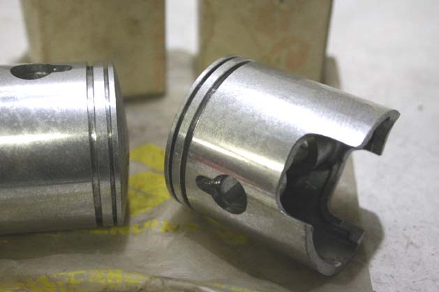 希少 黒入荷! スズキ新品ピストン2Set ウルフT90T125K125GT250GT380GT550GT750 オートバイ