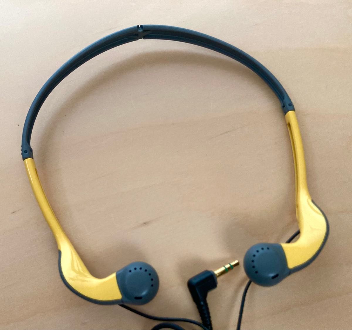 SONY MDR-A30G バーティカル・イン・ザ・イヤーヘッドホン SONY MDR-A30G バーティカル・イン・ザ・イヤーヘッドホン