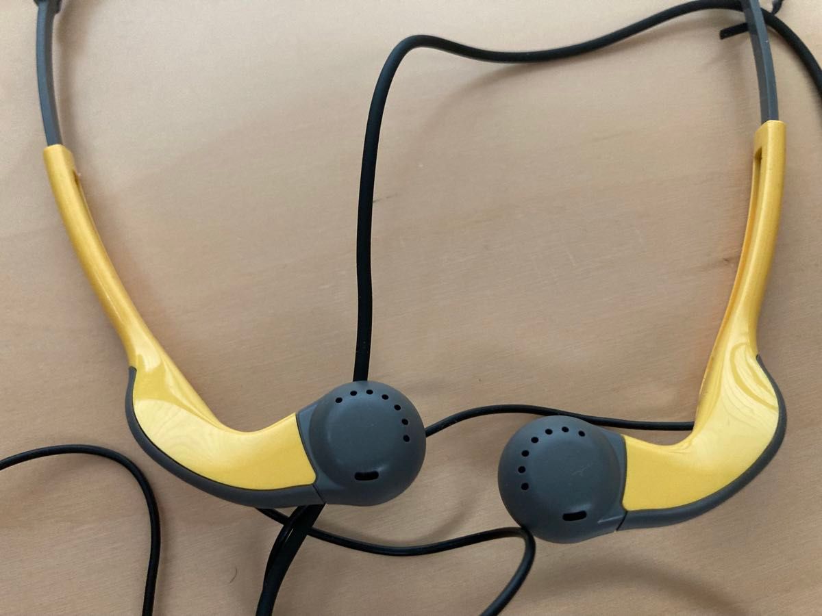 SONY MDR-A30G バーティカル・イン・ザ・イヤーヘッドホン SONY MDR-A30G バーティカル・イン・ザ・イヤーヘッドホン