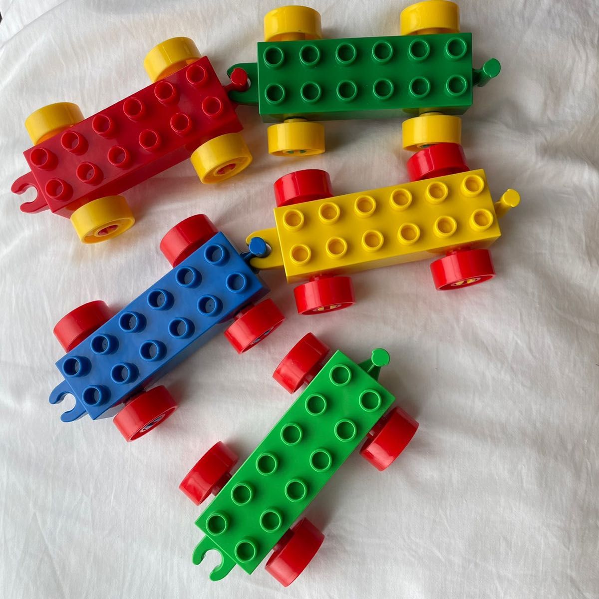 レゴ互換性車　レゴ　おもちゃ車　おまとめ10台セット デュプロ　新品　ブロック オモチャ 知育玩具　連結 キッズ　大人気　子ども
