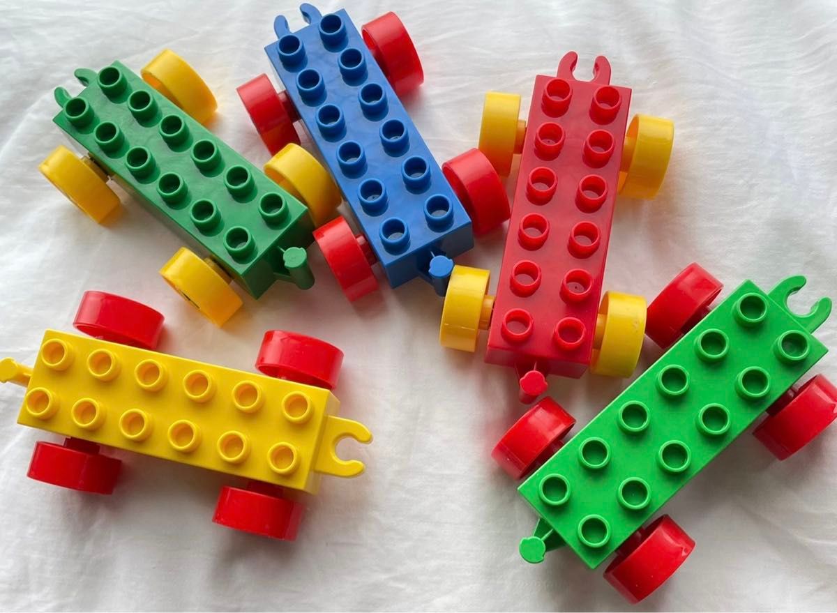 レゴ互換性車　レゴ　おもちゃ車　おまとめ10台セット デュプロ　新品　ブロック オモチャ 知育玩具　連結 キッズ　大人気　子ども
