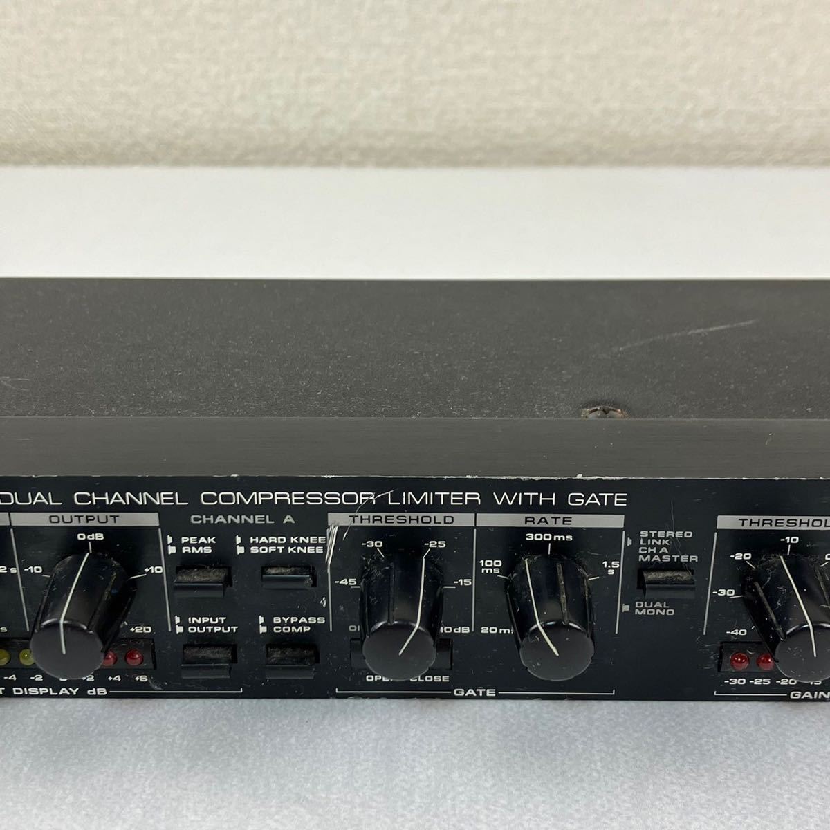 ALESIS 3630 COMPRESSOR コンプレッサー 音響機材_画像3