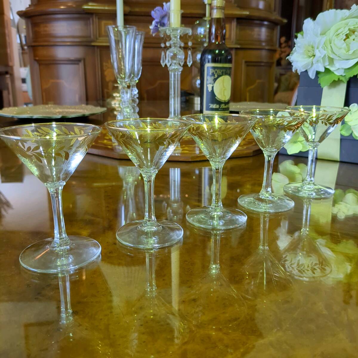 a388 Gold leaf cocktail glass 5 piece set gold paint . beautiful Sasaki glass Vintage cold made. front ., snack etc. ....... none 