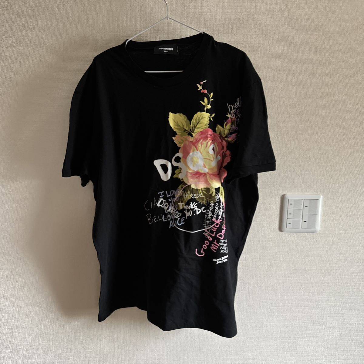 dsquared2 Tシャツ ブラック ペイント 花柄の画像1