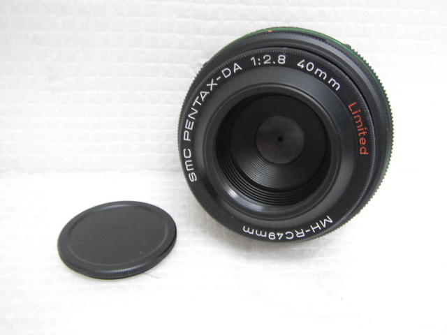 PENTAX ペンタックス カメラレンズ Kマウント smc PENTAX-DA 1:2.8 40mm Limited MH-RC49mm B6-A