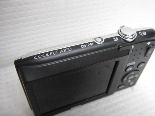 Nikon ニコン COOLPIX A100 クールピクス コンパクトデジタルカメラ シルバー デジカメ 動作品 定形外郵便全国一律350円 B6-A②の画像3