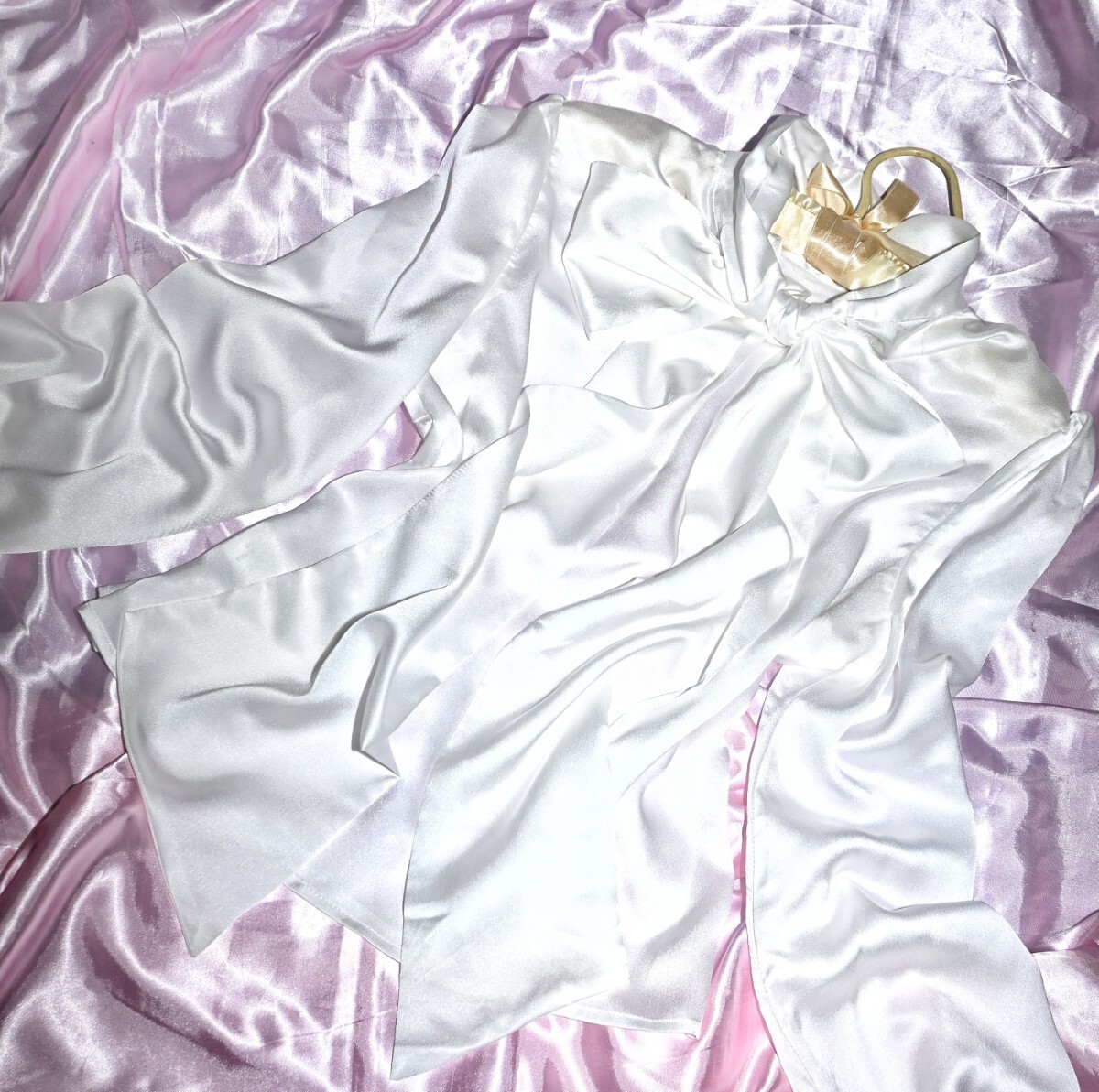 ☆超光沢 純白ホワイト 光沢サテンブラウス 大きめバックリボン スカーフ柄 つるつるすべすべ ロングプリーツスカート☆の画像5