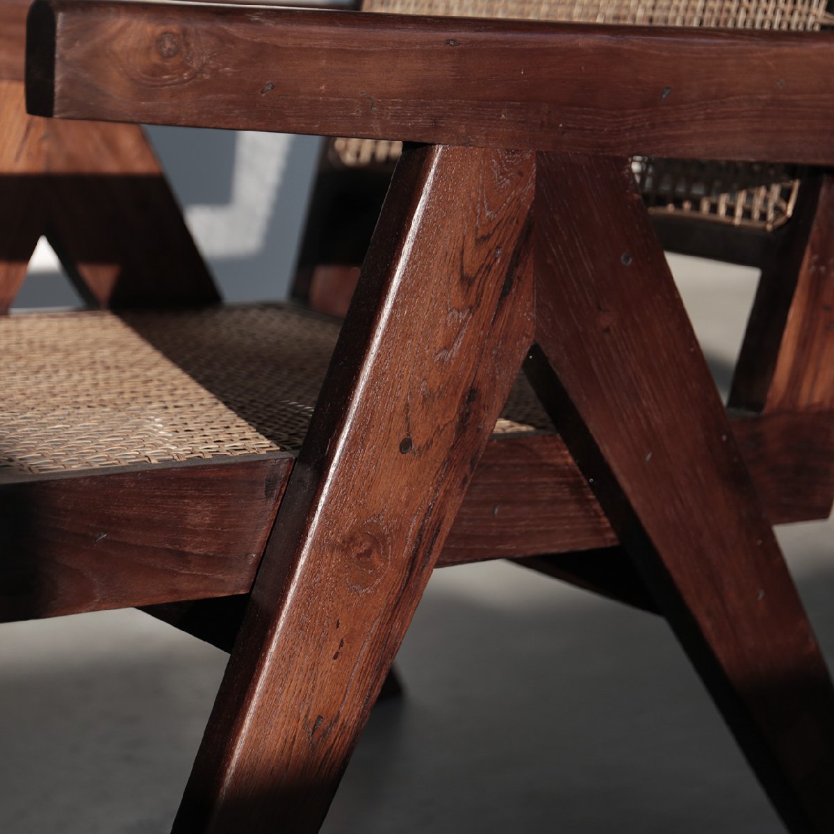 ＜数量限定B品＞ピエールジャンヌレ オフィスチェア ビルマチーク 古材 Pierre Jeanneret Easy Chair V-leg OUTLET 競りの画像5