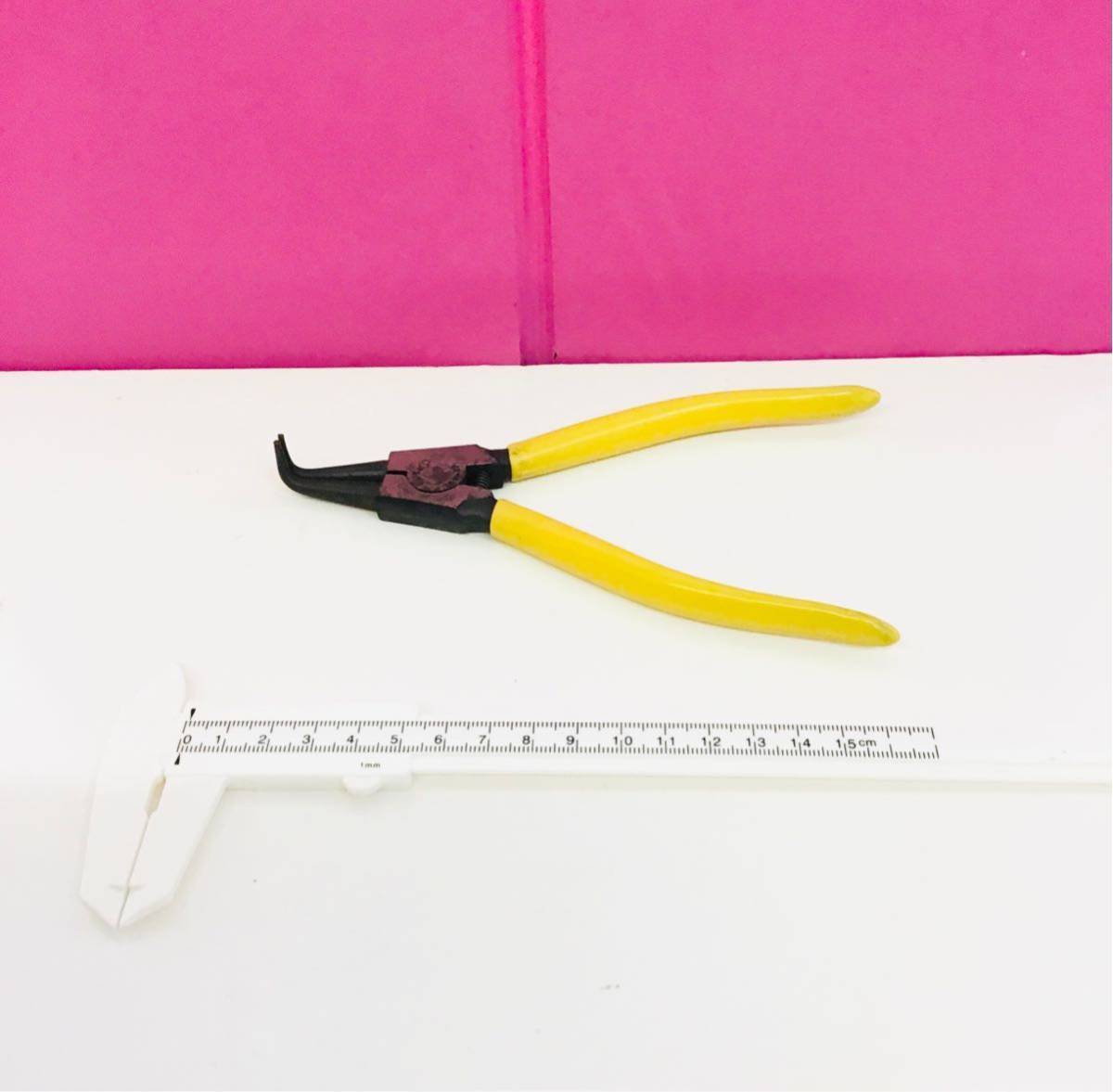 スナップリングプライヤー 63-2B 軸用 曲げ爪 ばね付き 黄こ⑩ リング使用範囲:25～50mm 全長:175mm 爪先端径:1.2mm 高品質 訳有の画像5