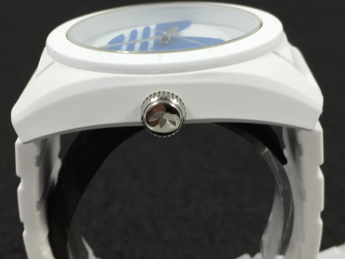 adedas アディダス　　腕時計　　ADH2921　　シリコンバンド　　電池切れ　　ユニセックス　　現状品　　TH3.117_画像4