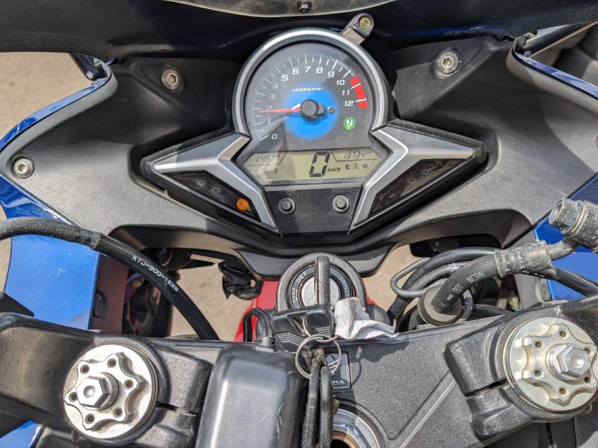 【全国送料¥37800】ホンダ CBR250R 走行距離13734km 外装めちゃきれいなトリコロール MC41 北海道札幌市_画像9