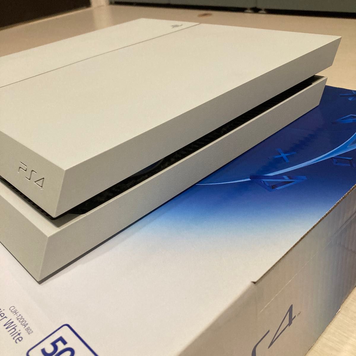 PS4 本体　ホワイト　500GB 箱付き