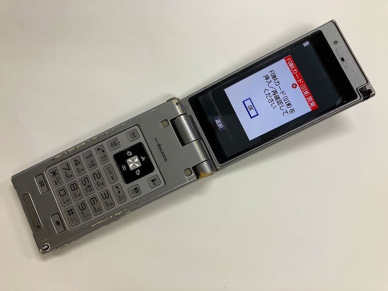 AF826 docomo P-04B ブラック ジャンクの画像1