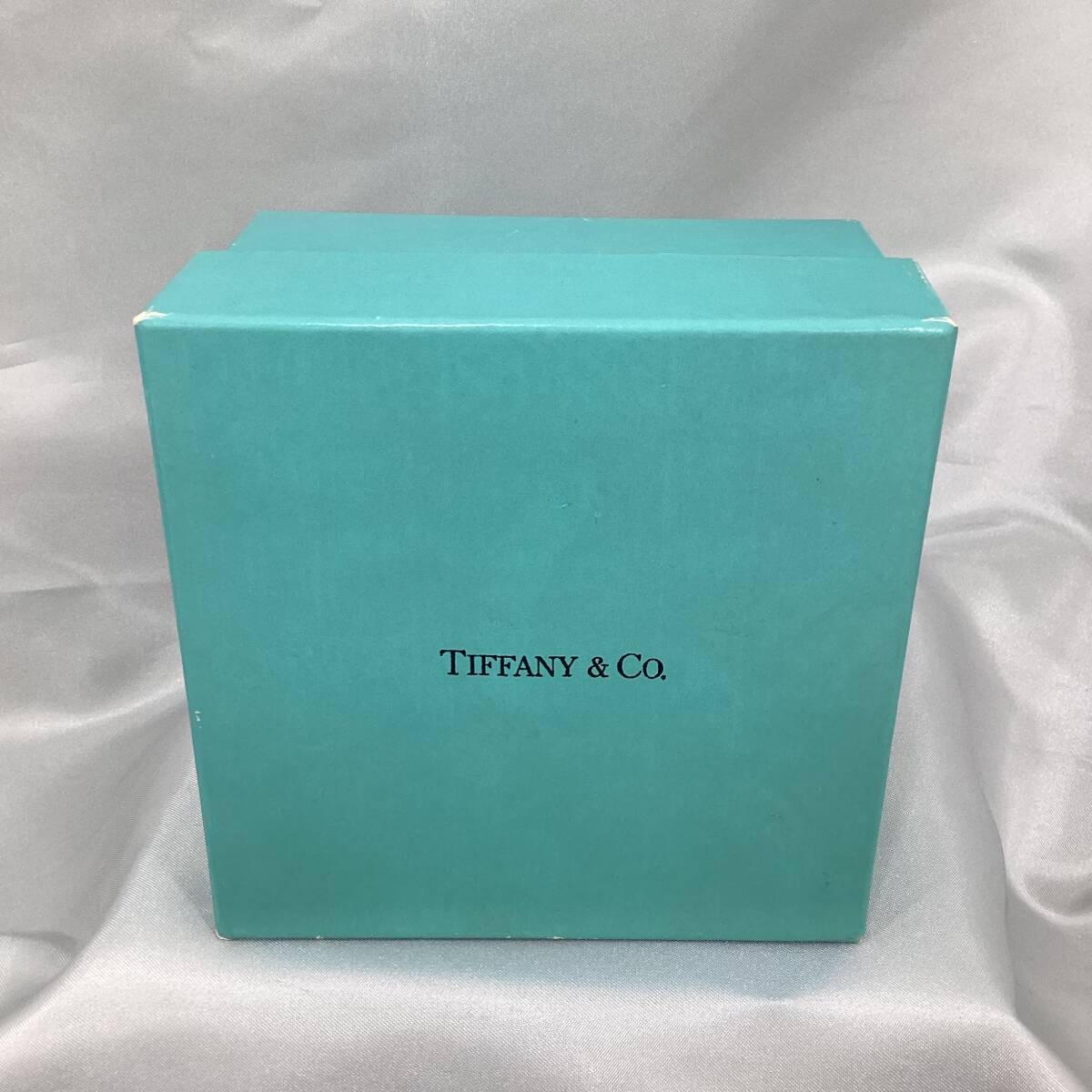 【未使用品】Tiffany& Co. ティファニー マンハッタンブルー 世界地図 ラウンドボックス 小物入 金彩 金縁 NEW YORK LIFE 150周年 H885_画像9