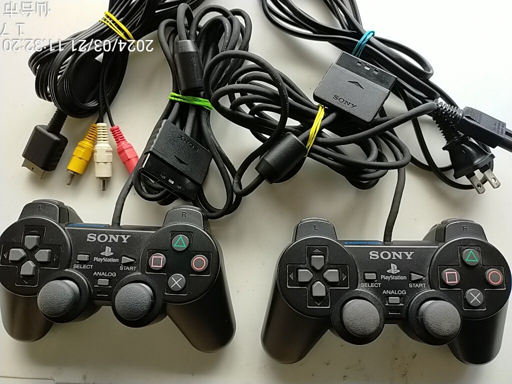 送料無料　SONY SCPH-10000 PlayStation 2　本体　コントローラー２個　メモリーカード　ＡＶケーブル　電源コード ソフト２本_画像10