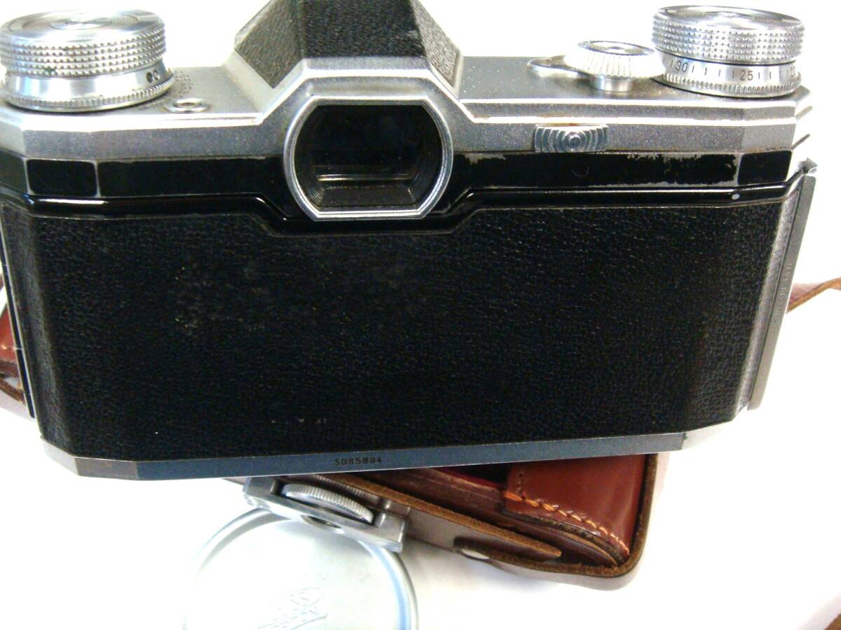 希少な美品 東独CONTAX, PENTACON F シャッター完動　Carl Zeiss Jana Bioter 1:2 f=58mm レンズ付きの 動作品の出品です。_画像4